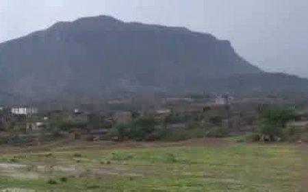 معارك عنيفة في جبال نمان ومصادر ميدانية تنفي سقوطه بأيدي الحـ.ـوثيين