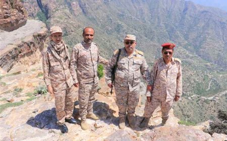 وفد عسكري يتفقد جبهات حيفان والمقاطرة لحماية طريق تعز