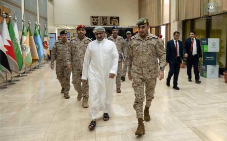 صحفي سعودي بارز يكشف أسباب استقبال قائد القوات المشتركة لطارق صالح