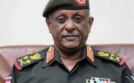 رئيس الأركان السوداني يؤكد دعم بلاده للجيش اليمني في مواجهة الحـ.ـوثيين