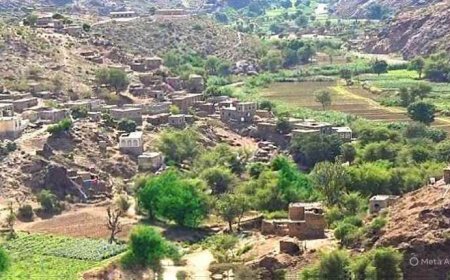 الحـ.ـوثيون يقصفون مناطق سكنية ومقابر في الأزارق بالضالع
