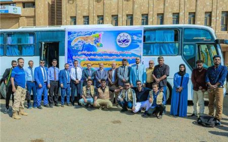 وزير النقل يدشن النقل المجاني لطلاب جامعة عدن