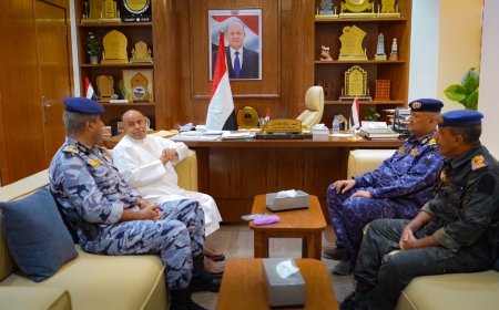 الخنبشي يبحث مع مغلس والجابري تعزيز التنسيق بين الأجهزة الأمنية في حضرموت