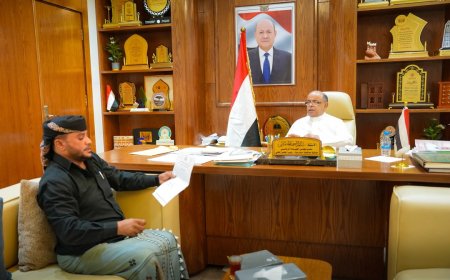 الخنبشي يبحث مع العميد سعيد لحمر جاهزية اللواء لتولي تأمين مطار سيئون