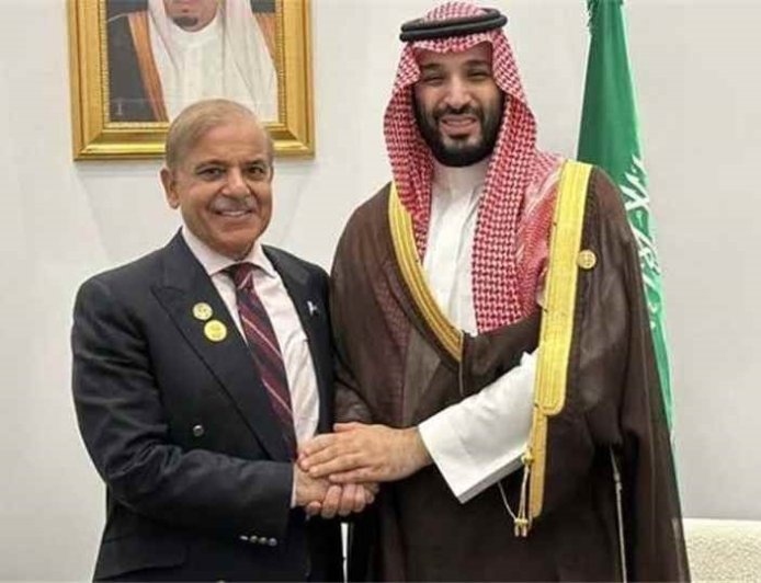 باكستان تدين محاولة استهداف مكة وتؤكد وقوفها إلى جانب السعودية