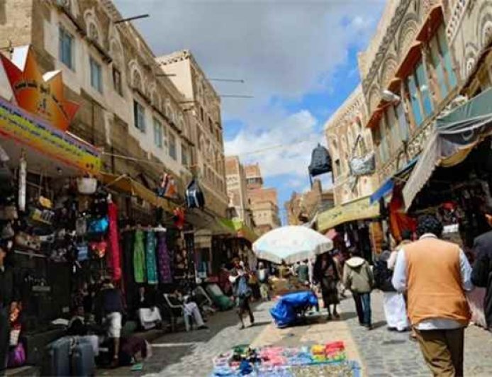 الركود والتضخم يثقلان كاهل السكان في مناطق الحـ.ـوثيين