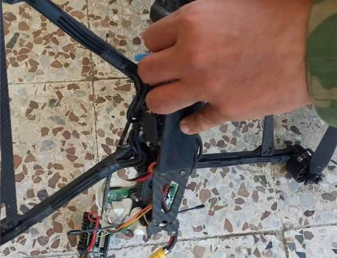 إسقاط مسيّرة حـ.ـوثية محمّلة بقذيفة هاون غربي تعز