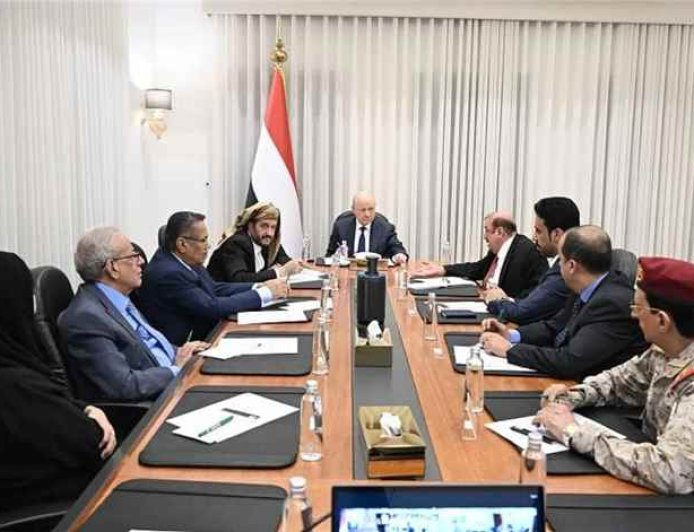 مجلس الدفاع الوطني يقر إجراءات تنفيذية للتعبئة العامة ويحذر من تصعيد الحـ.ـوثيين
