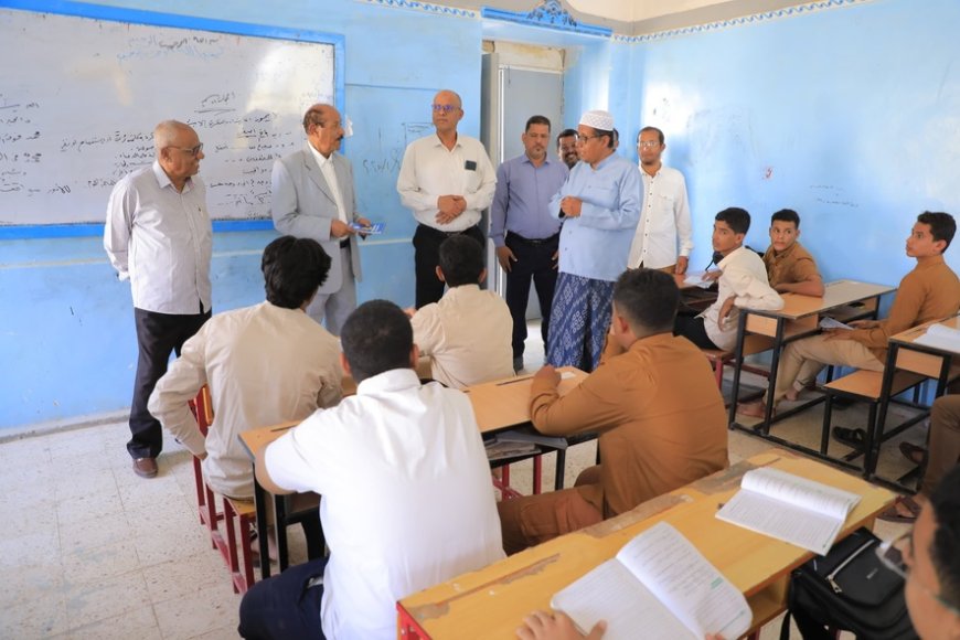 من ثانوية الصبان.. الوكيل بارباع يتابع انتظام الدراسة ومستوى حضور الطلاب والمعلمين