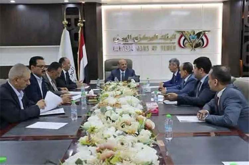 مركزي عدن يقر تمويل استيراد بـ 5 مليارات دولار ويمنع دخول المنتجات الإيرانية