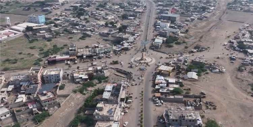 الحديدة.. الحـ.ـوثيون ينهبون منشآت طبية وإغاثية في الخوخة