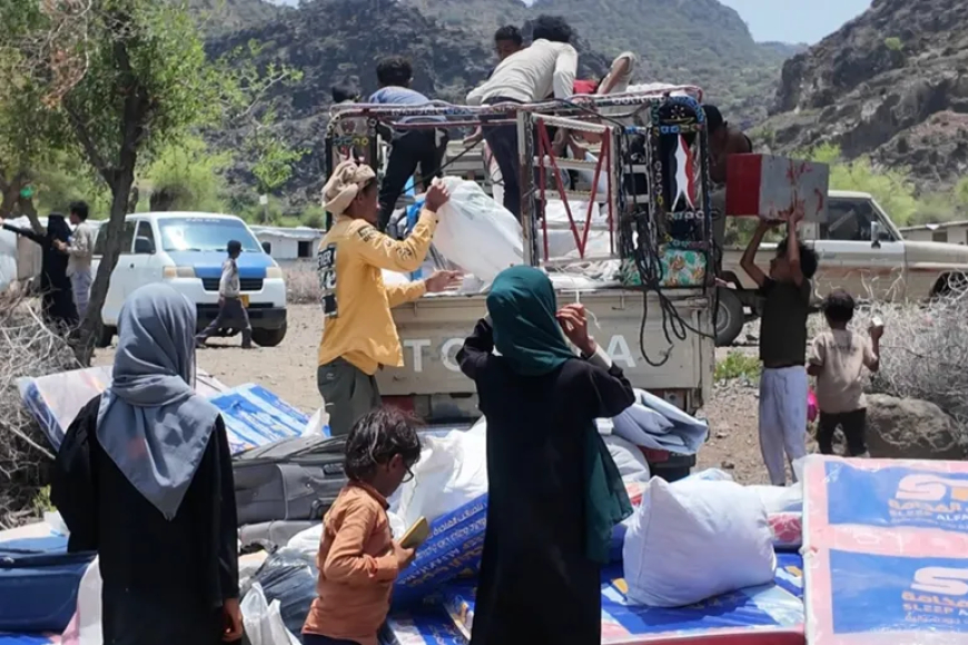 الحكومة: نزوح نحو 160 ألف شخص جراء التصعيد الحـ.ـوثي.. وتعز في الصدارة