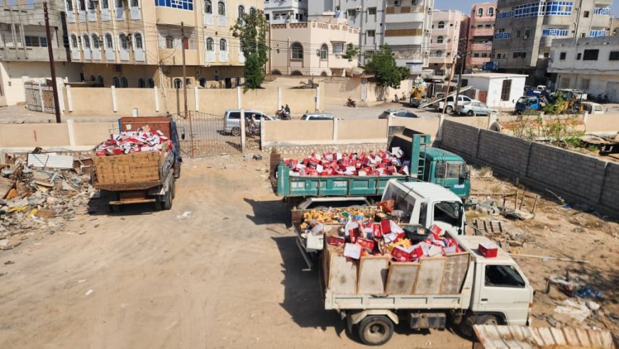 بعد قليل.. إتلاف نحو اثنين وعشرين طناً من المواد منتهية الصلاحية في المكلا