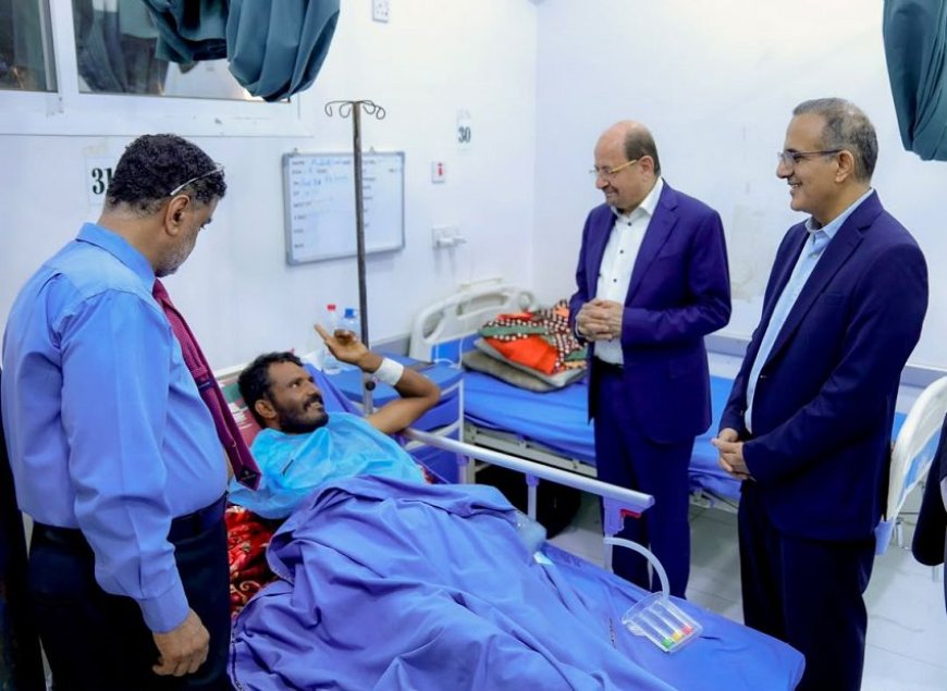 رئيس الوزراء يتفقد جرحى القوات المسلحة في مستشفى عبود بعدن