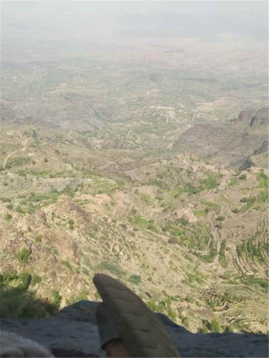 شهيد وجرحى بقصف حـ.ـوثي على قرى جبل جراد بتعز