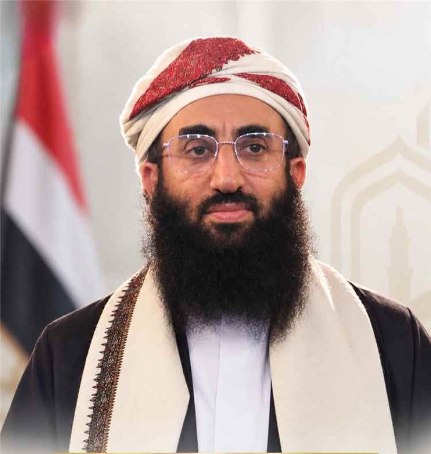 وزير الأوقاف يدعو علماء اليمن لدعم التعبئة ومواجهة الحـ.ـوثيين