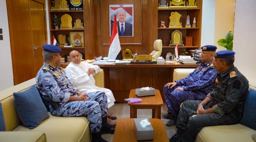 الخنبشي يبحث مع مغلس والجابري تعزيز التنسيق بين الأجهزة الأمنية في حضرموت