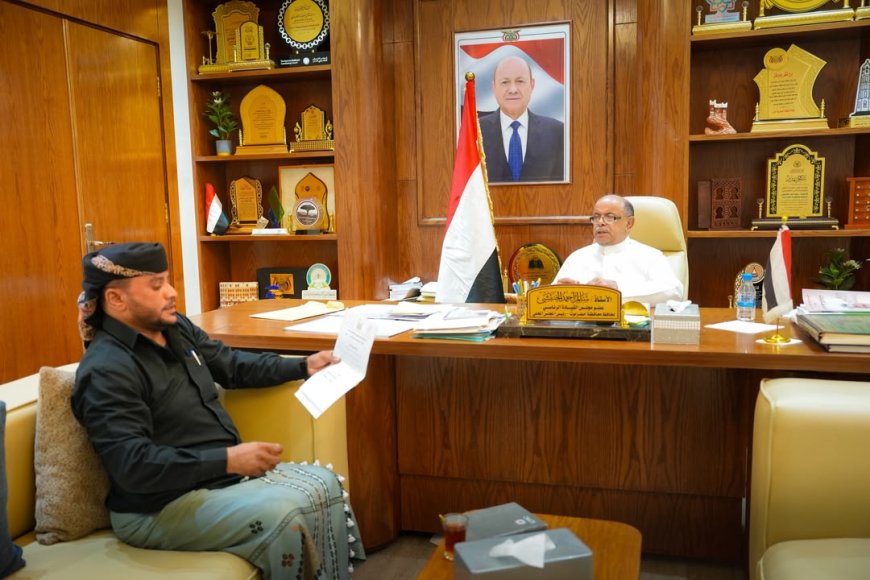 الخنبشي يبحث مع العميد سعيد لحمر جاهزية اللواء لتولي تأمين مطار سيئون