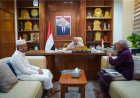 الخنبشي يشيد بجهود مؤسسة التميز لحفظ القرآن الكريم ويؤكد دعم مسابقاتها على مستوى حضرموت