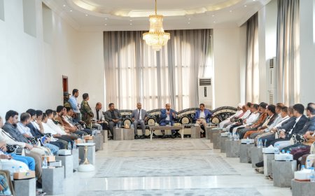 الخنبشي يبحث مع رجال الأعمال توحيد الجهود لإيصال المساعدات إلى المحافظات المتضررة