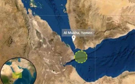 انفجارات قرب ناقلة نفط جنوب المخا وتحذير للسفن