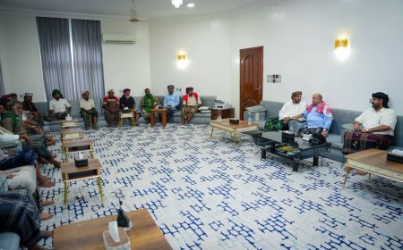 الخنبشي يناقش مع مسؤولين ووجهاء شبوة والمهرة التحديات وسبل معالجتها