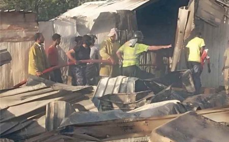الدفاع المدني يسيطر على حريق كبير في مخيم للاجئين بسيئون