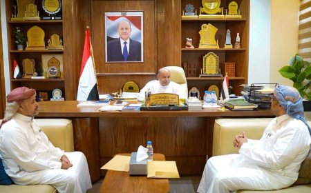 الخنبشي يناقش أوضاع مصلحة شؤون القبائل بوادي وصحراء حضرموت وجهودها في إصلاح ذات البين