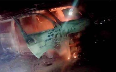 مسلحون يحرقون حافلة لدار الحديث بالفيوش في لحج