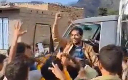 الحـ.ـوثيون يفرضون التجنيد القسري ويستقطبون الأطفال في الحجرية والخوخة وحيس