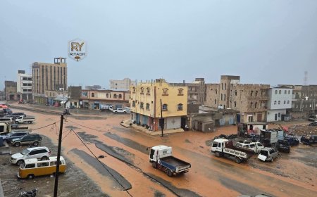 سقطرى تشهد أولى تأثيرات منخفض بحر العرب وسط تحذيرات من أمطار غزيرة