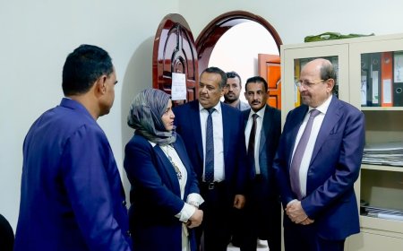 الزنداني يوجه بإعداد ملفات قانونية لملاحقة مرتكبي الجرائم الحـ.ـوثية