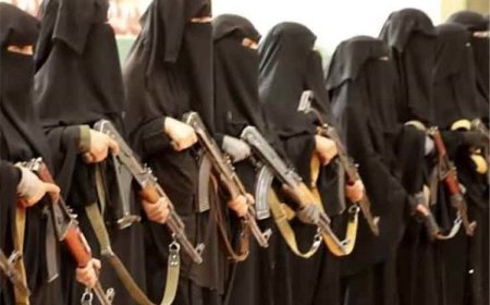 مسلحون حـ.ـوثيون يتنكرون بعباءات نسائية للتسلل إلى باب المندب