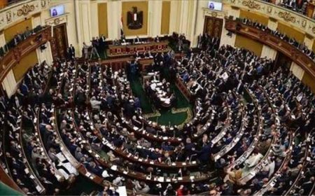 البرلمان المصري يناقش تفويض السيسي بإرسال قوات إلى السعودية لمواجهة الحـ.ـوثيين