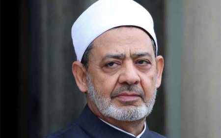 مليشيا الحـ.ـوثي تهاجم شيخ الأزهر وتتهمه بالبهتان والزور بعد بيانه عن استهداف مكة والمدينة