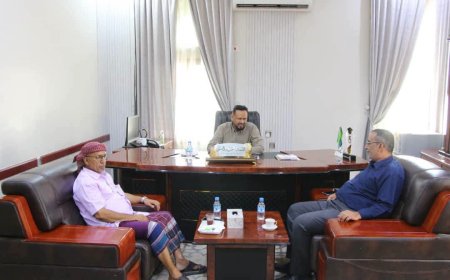 مدير تربية ساحل حضرموت يلتقي رئيس مجلس أمناء جامعة العرب لبحث التعاون المشترك