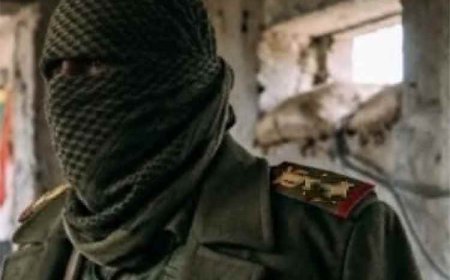 أنباء عن مصرع قيادي حـ.ـوثي بارز يوصف بأنه ظل عبدالملك الحـ.ـوثي في تعز