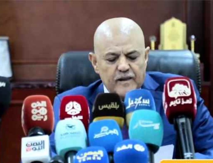 محافظ تعز يناشد السعودية والمجتمع الدولي التدخل لإنهاء حصار تعز وتأمين الممرات الإنسانية