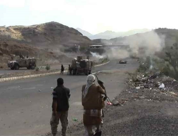 مواجهات عسكرية عنيفة في جبهات الأقروض جنوب شرقي تعز