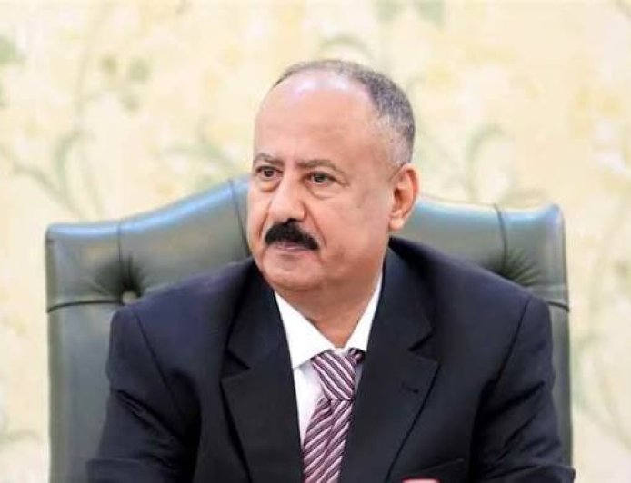 وزير النقل : قصف مطار عدن تزامن مع وجود طائرات مدنية في الأجواء