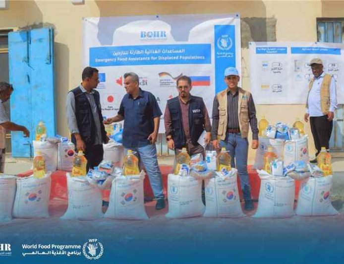 المكلا.. مساعدات غذائية للأسر النازحة بالتعاون مع برنامج الغذاء العالمي