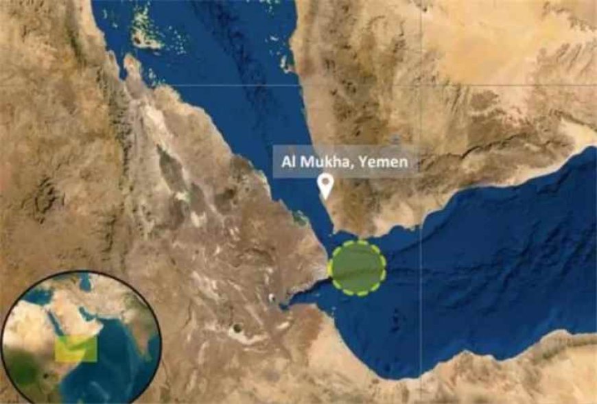 انفجارات قرب ناقلة نفط جنوب المخا وتحذير للسفن
