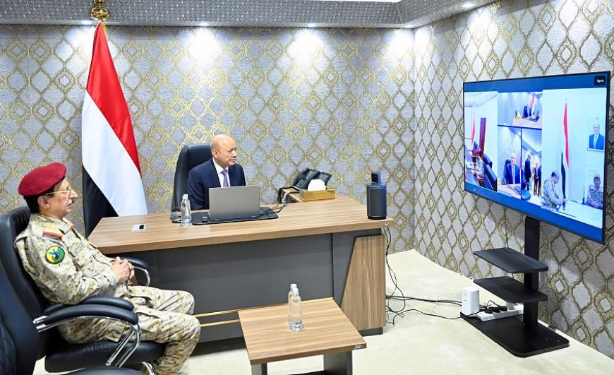 العليمي يتابع مستجدات فجر اليمن ويشيد بانتصارات القوات المسلحة