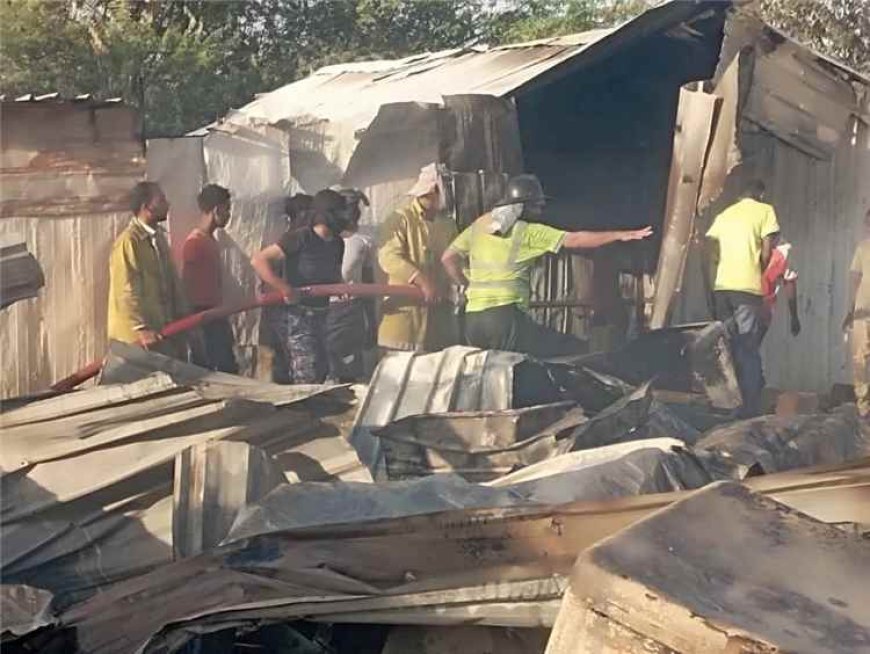 الدفاع المدني يسيطر على حريق كبير في مخيم للاجئين بسيئون