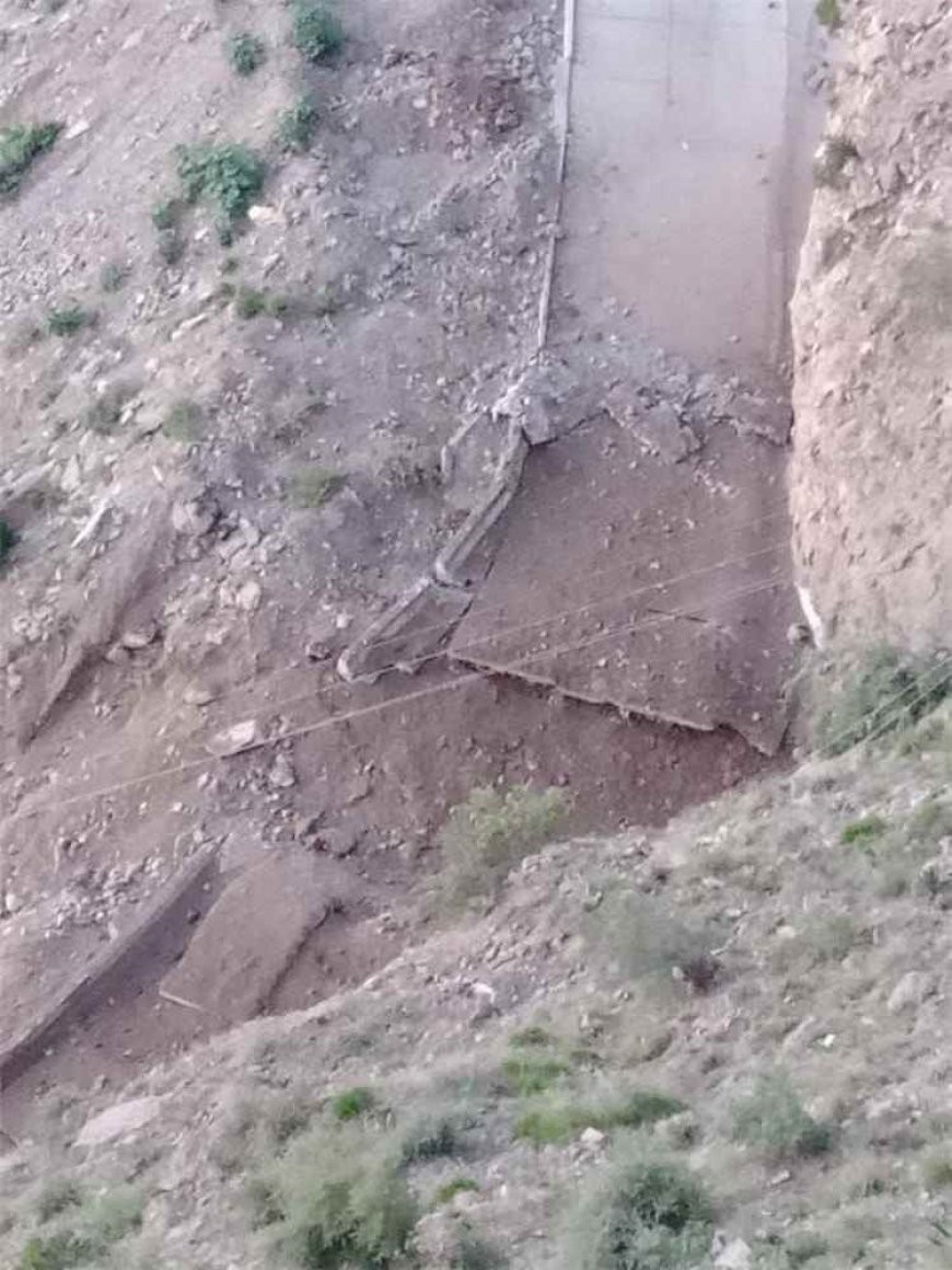 الحـ.ـوثيون يفجرون عبّارة هيجة العبد ويقطعون طريق تعز عدن