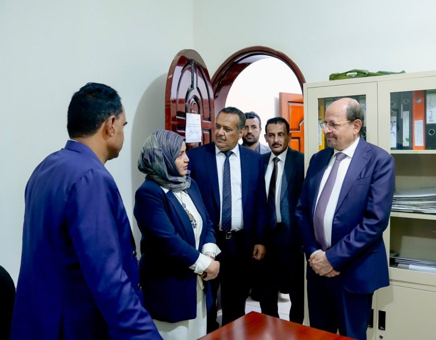 الزنداني يوجه بإعداد ملفات قانونية لملاحقة مرتكبي الجرائم الحـ.ـوثية