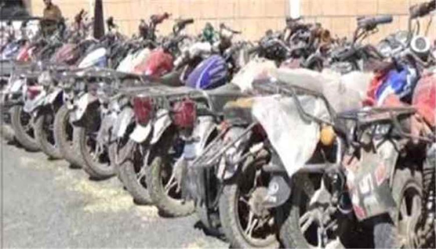 تعزيزات حـ.ـوثية تضم دراجات نارية تتجه نحو جبهات تعز