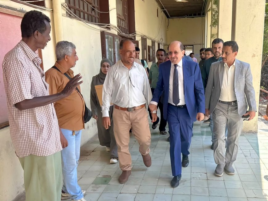 الزنداني يزور المعهد التقني الصناعي بالمعلا ويؤكد دعم الحكومة للتعليم الفني والمهني